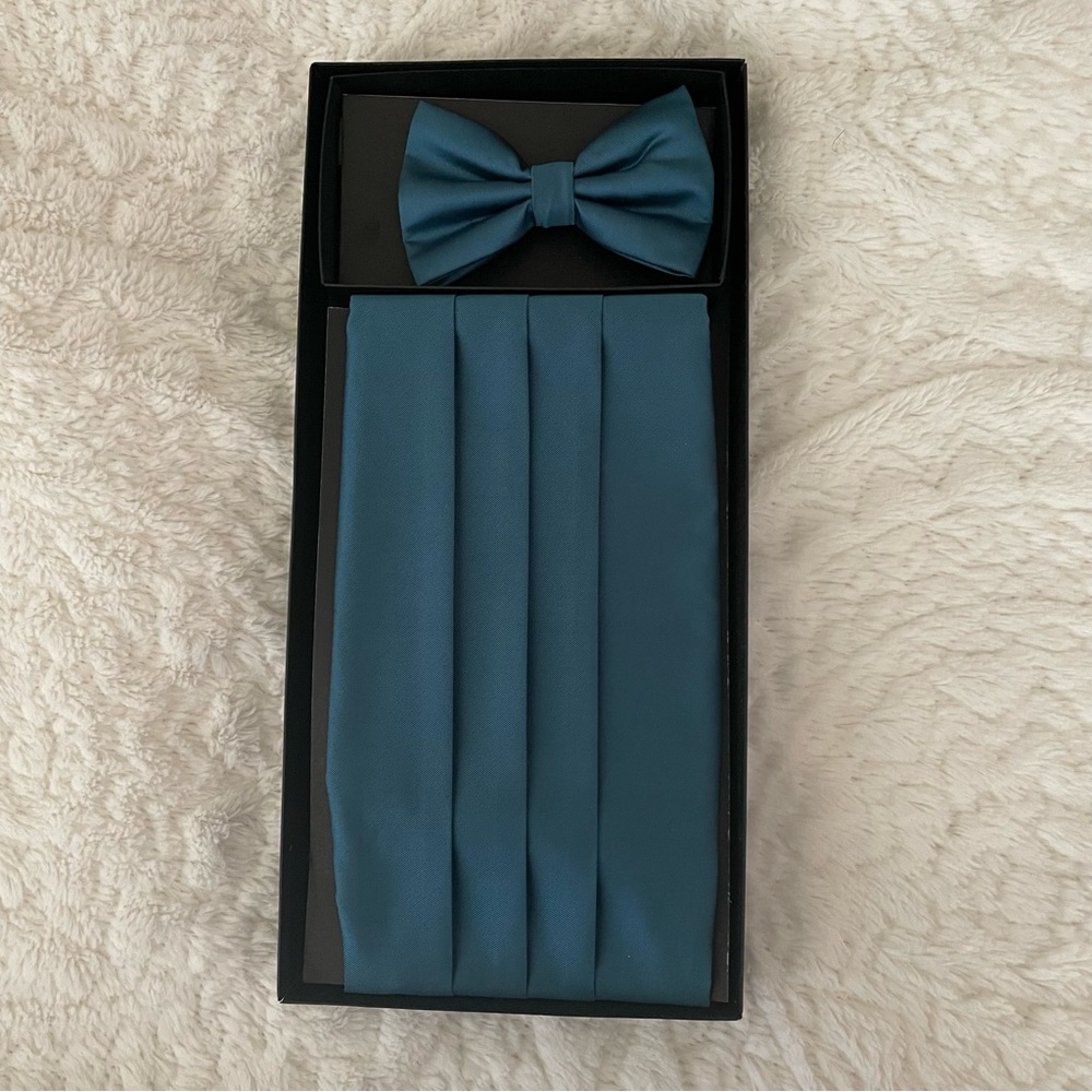 Men’s Bow Tie and Cummerbund - Turquoise